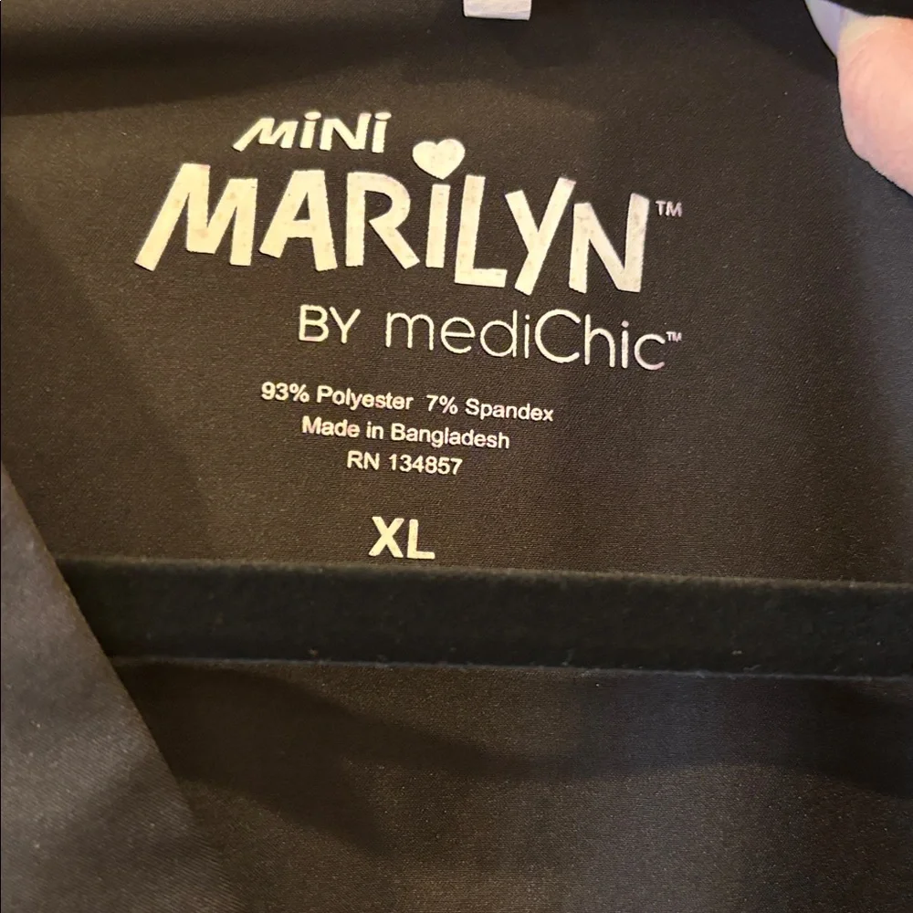 Black Scrub Set. NWOT - Picture 2 of 5